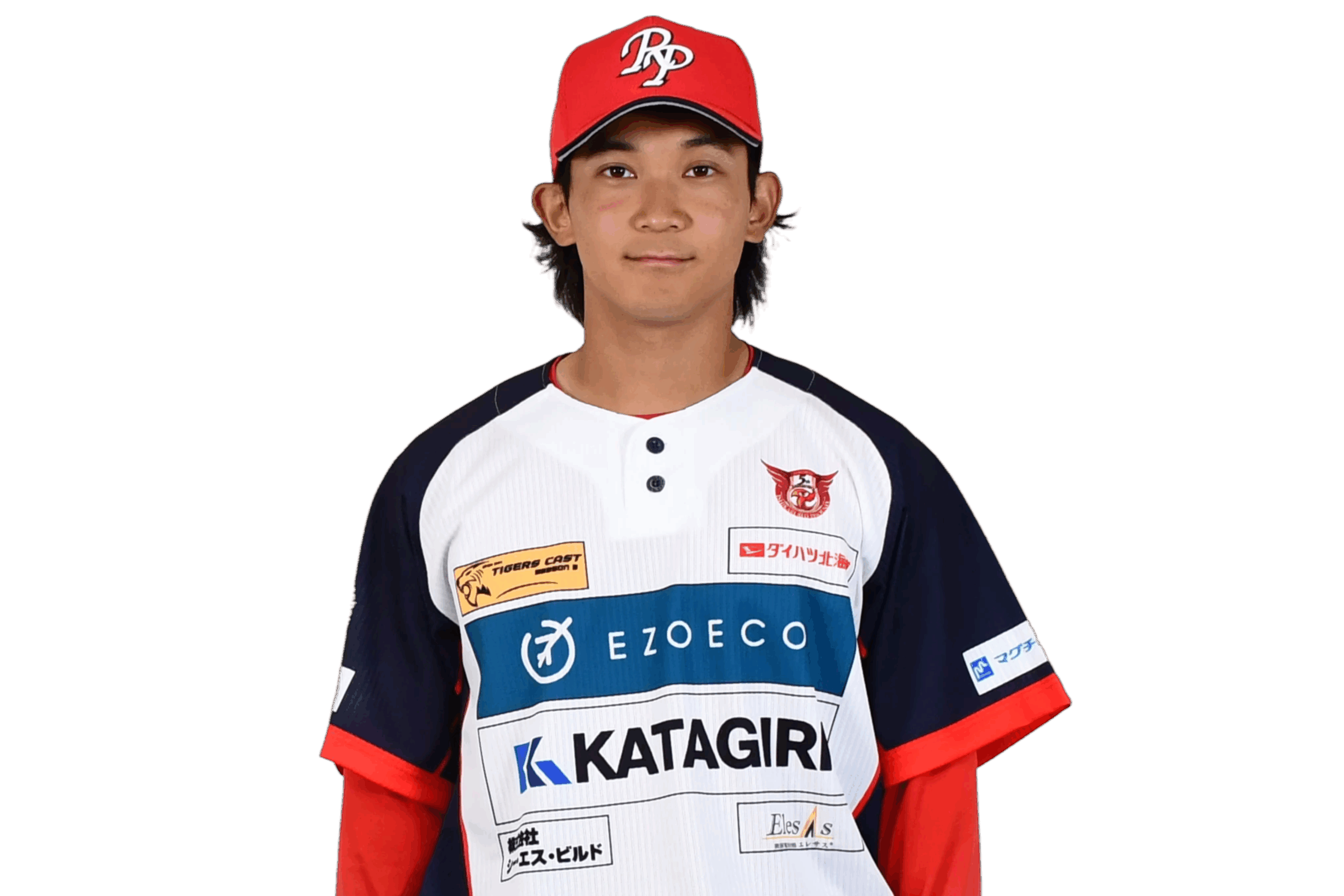 背番号5の満保　一平選手がユニフォーム姿で正面を向いている